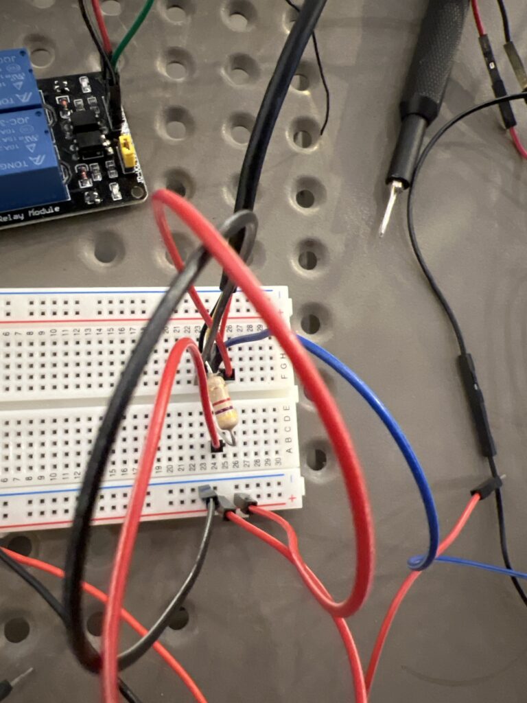 DS18B20 Temperature Sensor Circuit Connection with Resistor and NodeMCU ESP8266