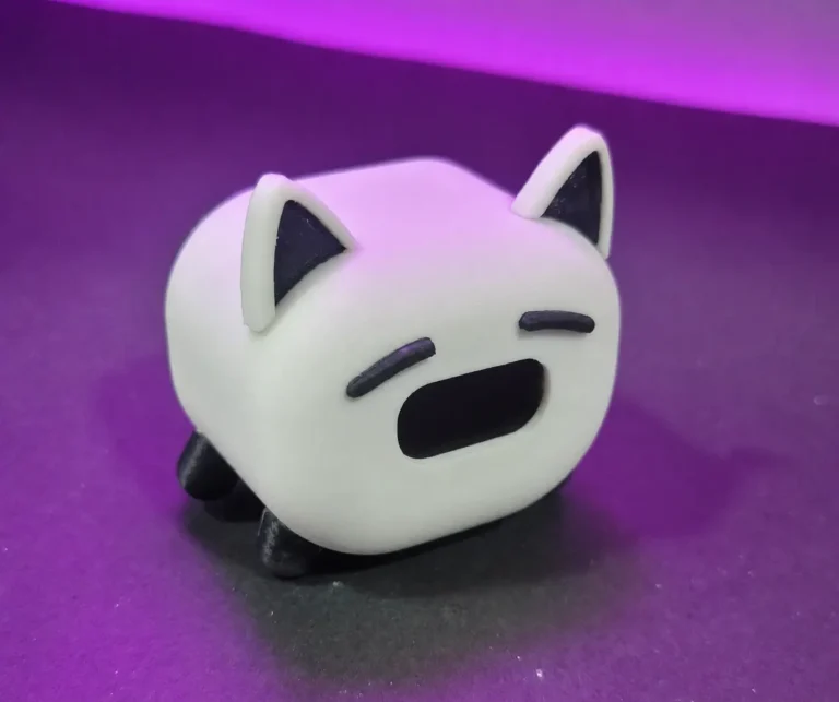 MeowBot cat style ESP32 Based desktop pet with OLED screen