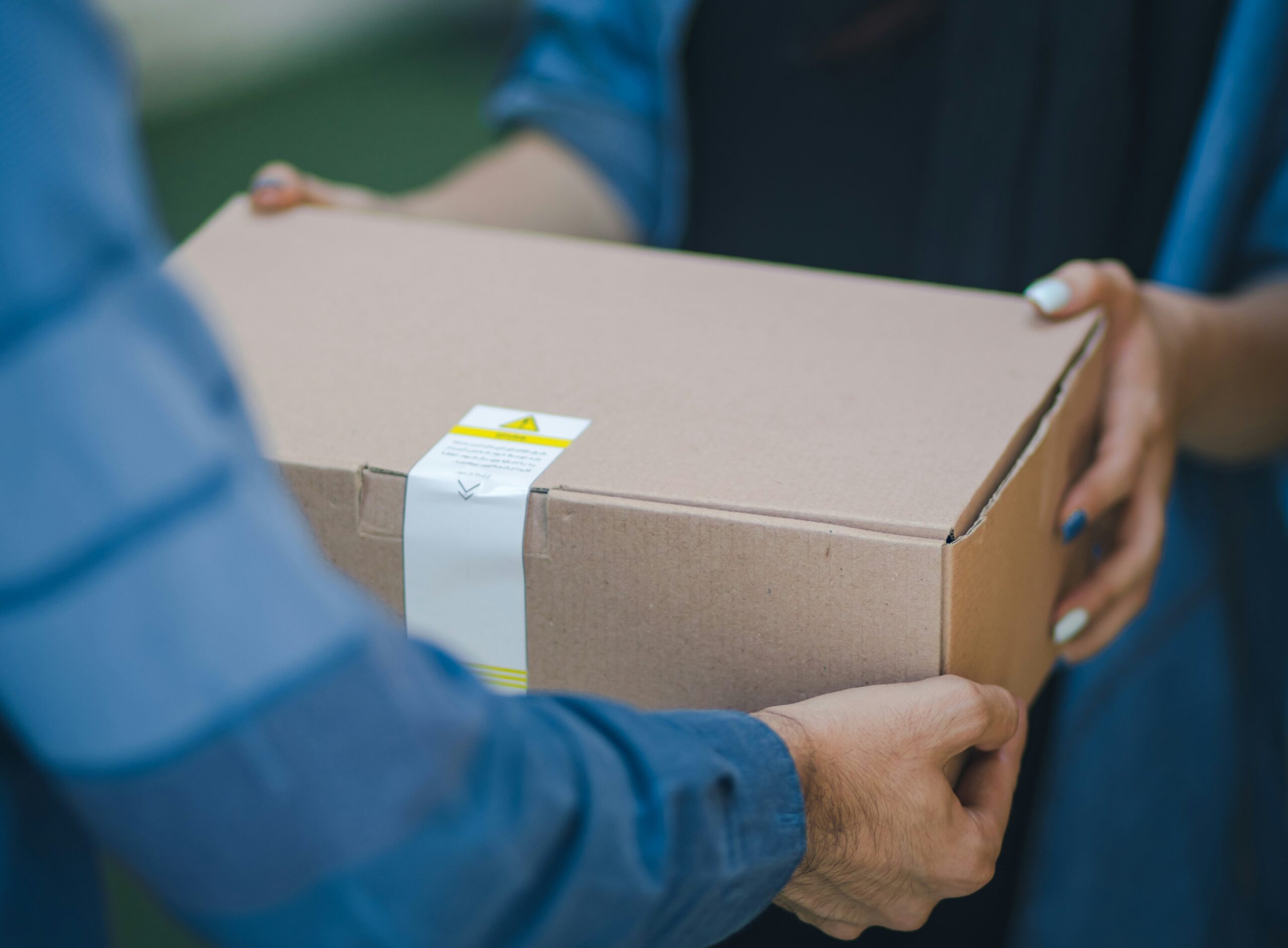 Worldwide Shipping/Delivery of Products by Arduino Expert is Available
